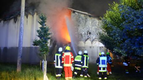 Im August 2020 brach in einer landwirtschaftlichen Lagerhalle in Pöttmes-Seeanger ein Brand aus. Ein Großeinsatz war die Folge. Um den Ausrüstungsbedarf der Feuerwehren im Markt Pöttmes ging es nun im Gemeinderat. 