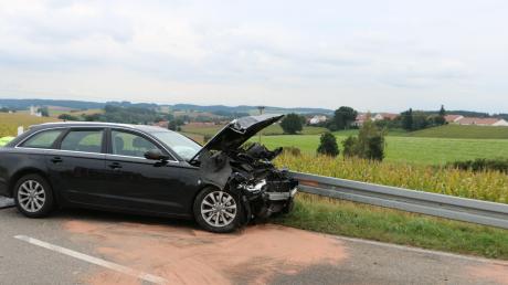 Zu einem Unfall kam es am Montagnachmittag zwischen Sielenbach und Laimering (Gemeinde Dasing), an der Abzweigung nach Wilpersberg. 	