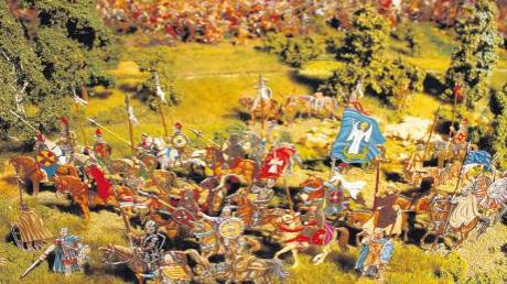 In einem Diorama mit knapp 7500 jeweils 30 Millimeter hohen Zinnfiguren hat Martin Sauter den Höhepunkt der Schlacht auf dem Lechfeld am Nachmittag des 10. August 955 dargestellt. Es soll später in einer „Erlebniswelt Lechfeldschlacht“ zu sehen sein. Diese Gruppe stellt König Otto I. und seine Begleiter dar, das „Befehlszentrum“ des deutschen Heeres.  