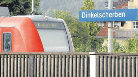 Manchmal ist für Fahrgäste, die nach Dinkelscherben fahren wollen, bereits am Bahnhof Gessertshausen Endstation. Ein Bus könnte Abhilfe schaffen. 