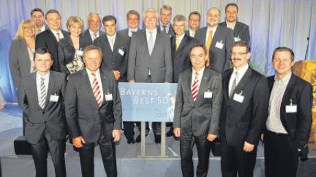 Unter den 50 besten Unternehmen Bayerns wurde die Diedorfer Firma Borscheid+Wenig mit dem Mittelstandspreis des Wirtschaftsministeriums ausgezeichnet. Carlo Wenig (Zweiter von rechts) nahm den Preis in München entgegen.  