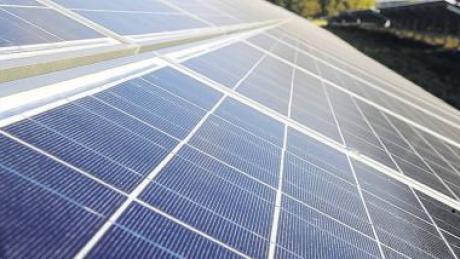 Ein Solarpark neben der Autobahn A8 wurde in der Bürgerversammlung Adelsried vorgeschlagen. 