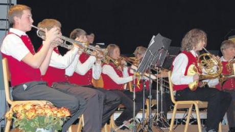 Einen geglückten und schwungvollen Auftritt hatte die Jugendkapelle beim Herbstkonzert. 