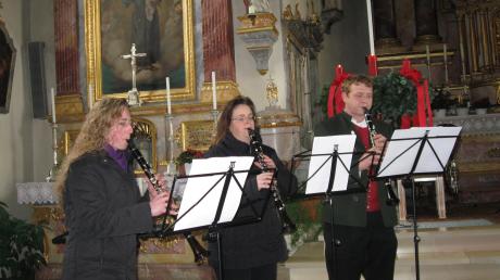 Das Klarinettentrio in der Pfarrkirche St. Pankratius bei der Dorfweihnacht: (von links) Andrea Schneider, Ulrike Maier und Florian Abold. 