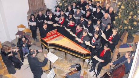 Der Kirchenchor und einige Instrumentalisten sorgten mit der Missa brevis von Mozart für einen musikalischen Höhepunkt des Weihnachtsfests in Westendorf.  