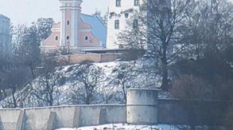 Das Landesamt für Denkmalschutz spricht sich gegen den Bau von Windrädern im Sichtfeld der Markter Burg (Foto) und des Kirchberges in Biberbach aus. 