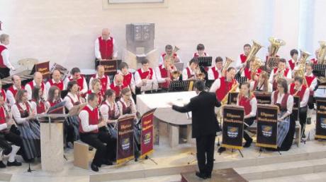Beim Kirchenkonzert in der St.-Ulrichs-Kirche begeisterte die Musikkapelle Ellgau ihr Publikum.  