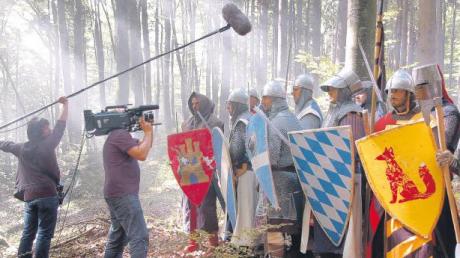Vor der Kamera standen die Tassilo-Ritter aus Thierhaupten im September 2010. Am Samstag ist das Resultat der Dreharbeiten im Fernsehen zu sehen. 