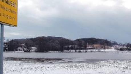 Im März 2006 wurden zahlreiche Wiesen an der Schmutter in Ustersbach und Dinkelscherben großflächig überflutet. Das hat nun Folgen. 