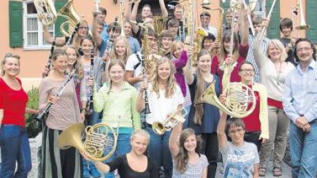 Mit neuer junger Besetzung startet das Bezirksjugendorchester des Allgäu-Schwäbischen Musikbunds in die Proben auf dem Reiberhof in Aichen. 