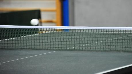 Zwei Düsen der Heizung in der Adelsrieder Halle funktionieren laut der Aussagen einiger Gemeinderäte nicht. Auch die Tischtennisspieler leiden darunter.