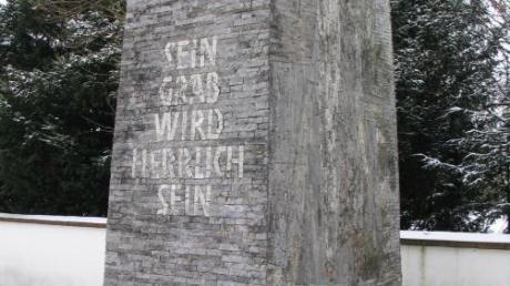 Einen neuen Anlauf macht die Soldatenkameradschaft Herbertshofen-Erlingen, um Namenstafeln am Denkmal am Kirchplatz anzubringen. 