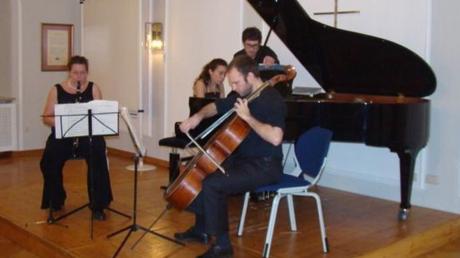 Romantische Kammermusik vollendet dargeboten von Johanna Groß (Klarinette), Franziska Halter (Flügel) und Daniel Fritzsche (Violoncello). 