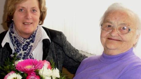 Olga Bobinger feierte ihren 90. Geburtstag. Die Glückwünsche der Gemeinde Westendorf überbrachte Bürgermeisterin Henriette Kirst-Kopp.  