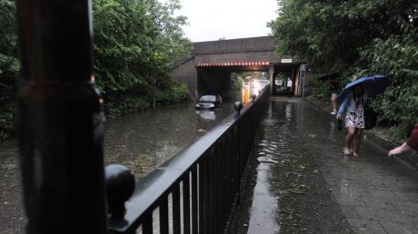 Beim Unwetter am 20.Juni 2013 wurde auch die Hauptstraße überflutet. 