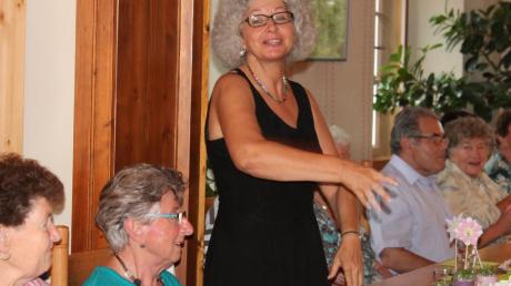 Märchenerzählerin Monika Weidner unterhielt die Senioren bei der Jubiläumsfeier mit ihren Geschichten.  
