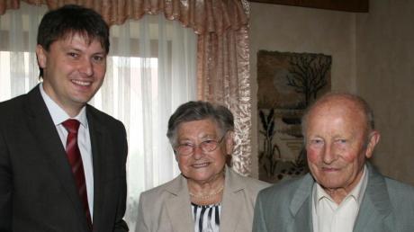 Seinen Großeltern Rosa und Wolfgang Liepert gratulierte Bürgermeister Michael Higl zum Jubiläum der diamantenen Hochzeit. 
