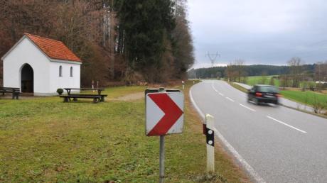 Auf der Straße zwischen Biberbach und Feigenhofen auf Höhe Albertshofen hat es bereits zwei tödliche Unfälle gegeben. 
