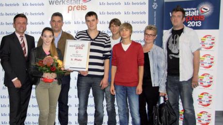 Frank Dorner (Dritter von links) und sein Team erhielten den dritten Platz beim deutschen Werkstattpreis. 
