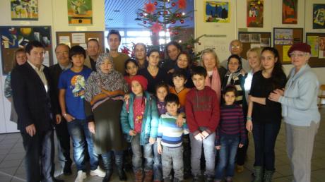 Stadtberger Parkschüler gestalteten Weihnachtsfeier für die Schulkinder der Asylbewerber. 
