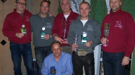 Ehrung beim Para-Air-Club: (von links) Anton Stimpfle, Rainer Straller, Thomas Ullmann, Engelbert Kohler, Helmut Gastl und Wolfgang Haertl. 