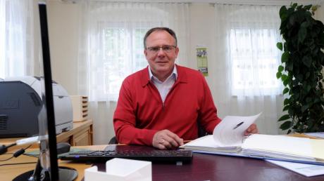 Edgar Kalb ist der neue Bürgermeister von Dinkelscherben. Heute Abend um 20 Uhr beginnt die konstituierende Sitzung im Rathaus.  
