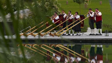 Bei der böhmischen Serenade im Fischacher Naturfreibad am 28. Juni ist auch die Alphorngruppe der Aretsrieder Musikanten wieder mit von der Partie. 

