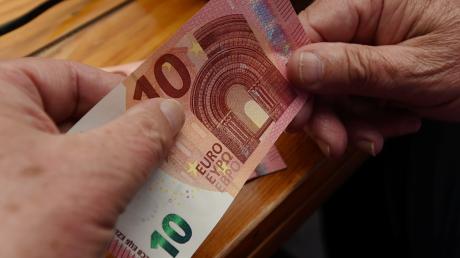 Ein Dieb hat in Weißenhorn einen Geldschein aus einem Einfamilienhaus gestohlen. 