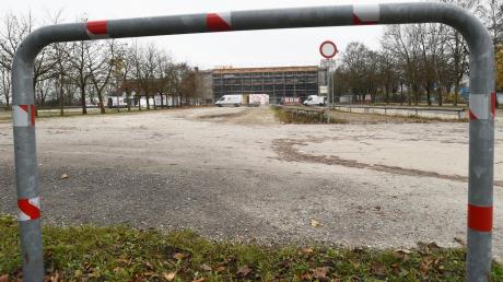 Den Parkplatz beim SunSplash und Cinderella will die Marktgemeinde Meitingen für insgesamt 1,2 Millionen Euro sanieren und zu einem Veranstaltungsplatz umbauen. Der Marktgemeinderat hat für 2015 zunächst 600000 Euro bereitgestellt. 

