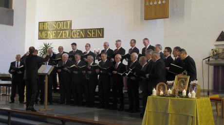 Der Männergesangverein Nordendorf veranstaltete ein Adventskonzert. Dabei waren unter anderen auch Sänger aus Ehingen, der Taufchor und die Gruppe Notenkleckser zu hören. 
