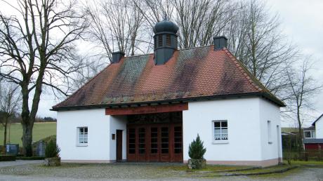 Ob das Leichenhaus am Friedhof Biberbach renoviert werden muss, dazu will die Marktgemeinde die Meinung von Fachleuten einholen. 
