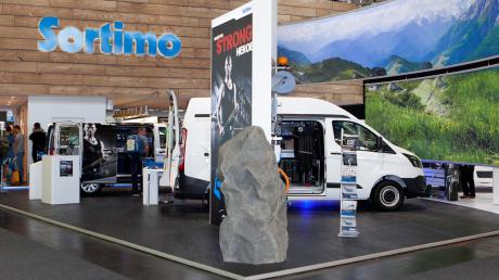 Der Stand von Sortimo auf der Nutzfahrzeugeausstellung IAA in Hannover sorgte aufgrund des Designs und der neuen Produktvielfalt für große Aufmerksamkeit bei den Besuchern. 
