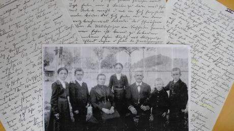 Das war die Familie Barbara und Josef Speer mit ihren fünf Kindern auf einem undatierten Familienfoto, das Albert Liepert ebenfalls aufbewahrt. Als 75-Jähriger hat Speer das Ende des Krieges in einer Art Tagebuch aufgeschrieben. Trauriges Ende: Zwei der Buben starben im Krieg.  