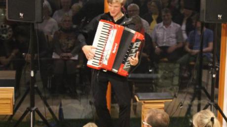 Matthias Matzke begeisterte die Zuhörer in Wollmetshofen. 	