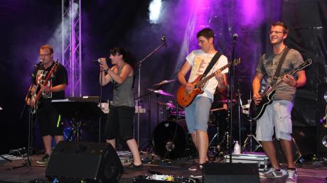 Sorgten mit Rock-Klassikern für Stimmung auf dem ersten Stauden-Festival „Summer of Sound“ in Fischach: die Horgauer Nachwuchsband „The Critics“. 