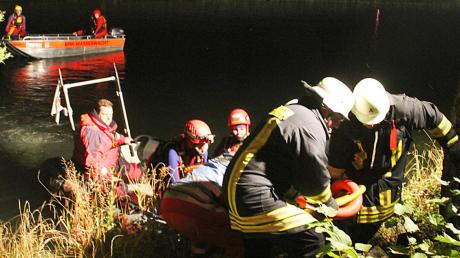 Den Ernstfall probten am Wochenende drei Feuerwehren, die Wasserwacht und die Rettungskräfte des Bayerischen Rotes Kreuzes am Lechspitz bei Ostendorf. 	