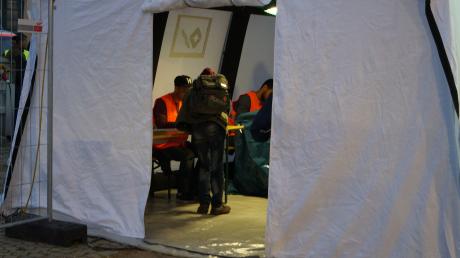 In einer Kaserne in Ulm zogen am Wocheende erstmals Flüchtlinge ein.