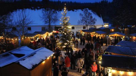 Nach einer Auszeit 2014 veranstaltzet das Schwäbische Volkskundemuseum Oberschönenfeld nach der Fertigstellugn des erweiterten Parkplatzes heuer wieder eine   Weihnachtsmarkt.