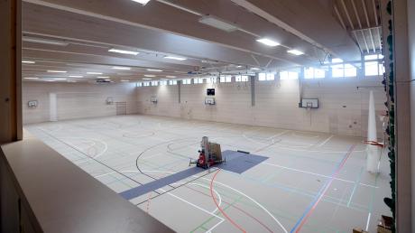 Kaum gebaut, sollte die Sporthalle des Diedorfer Gymnasiums schon zur Unterkunft für Asylbewerber werden. Das ist nun vorläufig vom Tisch.