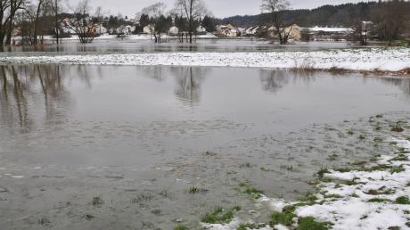 Im Jahr 2016 musste die Wiesenstraße, die Verbindungsstraße zwischen Hausen und der B300, wegen eines Winterhochwassers gesperrt werden. Die Gemeinde Diedorf will in Zukunft auf Hochwasserereignisse besser vorbereitet sein.