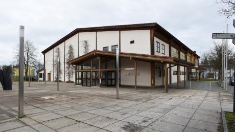 Die Stadtberger Osterfeldhalle steht kurz vor dem Abbruch. Jetzt werden Ideen entwickelt, was danach mit dem Platz geschehen soll. 