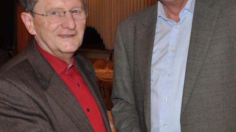 Gert Jungbauer (links) trat nach vielen Jahren nicht mehr als Vorsitzender des TTC Langweid an. Zu seinem Amtsnachfolger wurde Alfons Biller gewählt.