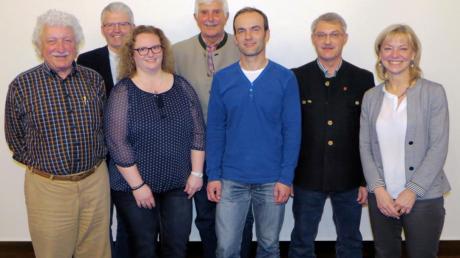Ehrungen bei der CSU Adelsried (von links): Adolf Neubauer, Karl Mayer, Monika Wörle, Ralph Osterloh, Walter Zirch jun., Josef Zott und Carolina Trautner. 	