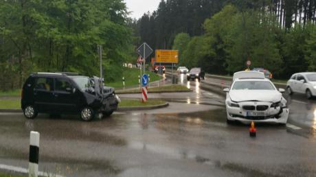 Bei der Abzweigung nach Horgau-Bahnhof passierte der Unfall. 	