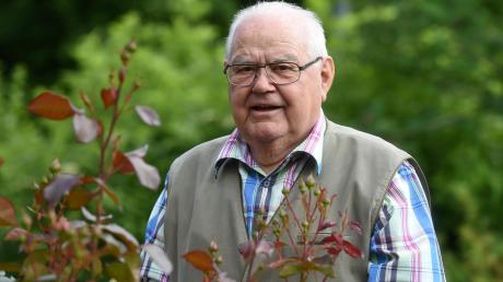 Der ehemalige Aystetter Rupert Schwarzmann bei seinem 80. Geburtstag im Jahr 2016. Nun ist der Ehrenbürger gestorben.