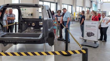 Beim SGL-Familientag in Meitingen konnten die Familien der Mitarbeiter Produktion und Produkte der SGL Group kennenlernen. 	