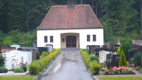 Die Marktgemeinde Diedorf will den Wünschen vieler Bürger nach einer Baumbestattung Rechnung tragen und dies im Friedhof in Biburg zeitnah ermöglichen. 	
