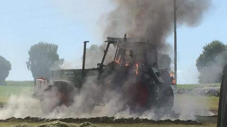 In  Lauterbrunn ging dieser Traktor in Flammen auf.