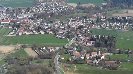 Am ersten Wochenende nach den Ferien sind die Einwohner von Gessertshausen aufgerufen, über die Besetzung des Bürgermeisterpostens zu entscheiden. Zur Wahl stellen sich Amtsinhaberin Claudia Schuster und Jürgen Mögele.