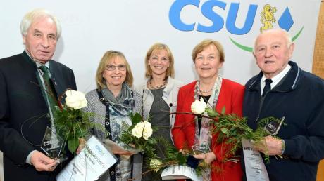 Im März 2016 war Karl Forscht (rechts) vom CSU Kreisverband mit der silbernen Ehrenraute für seine langjährige Mitgliedschaft ausgezeichnet worden. In der Laudatio wurde seine kritische und mahnende Haltung hervorgehoben. 	